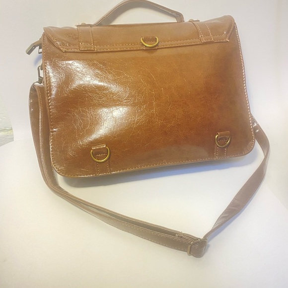 122. NEW Faux leather messenger bag,
MILLEVIBE Cambridge Handbag - Picture 5 of 8